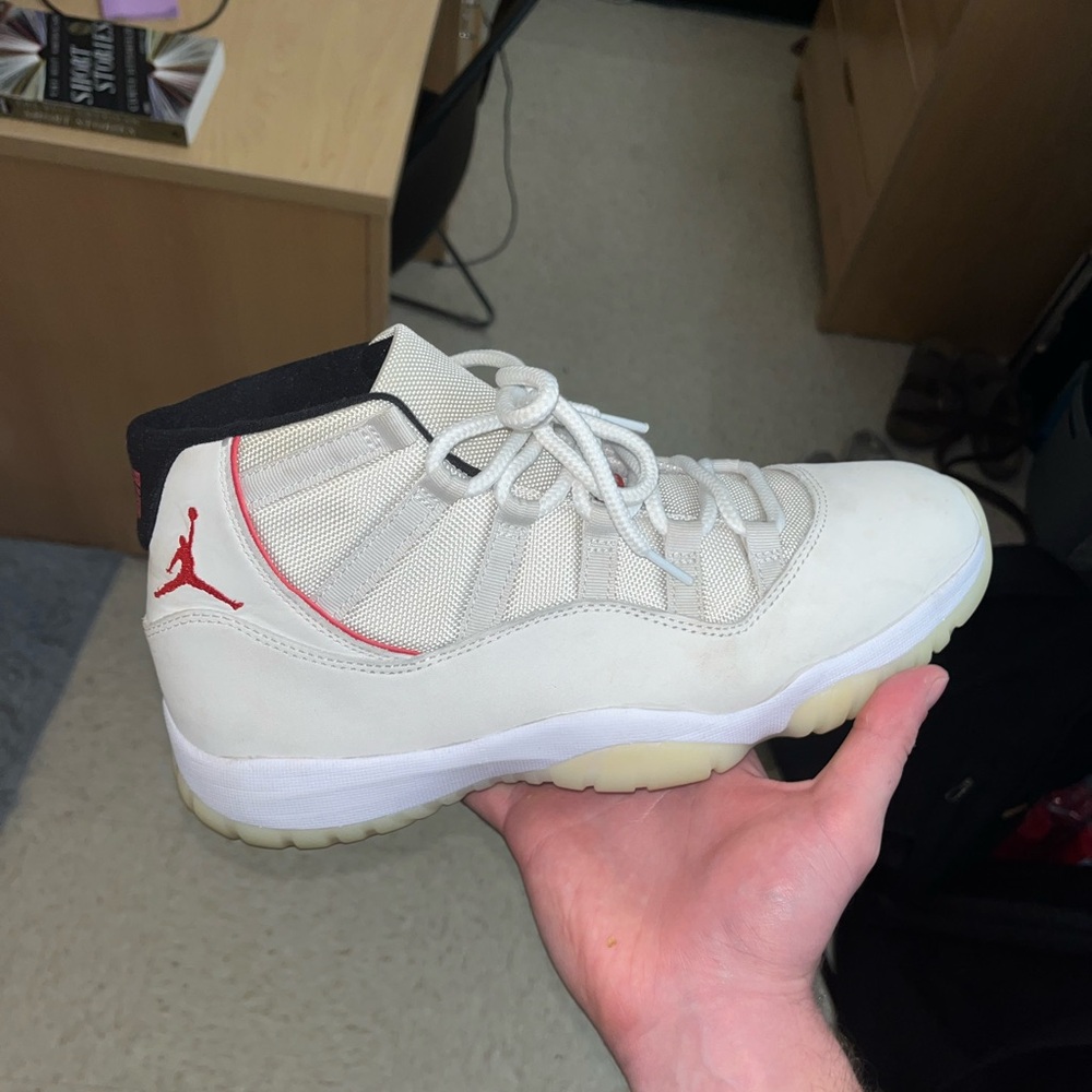 Jordan 11 Retro ‘Platinum Tint’